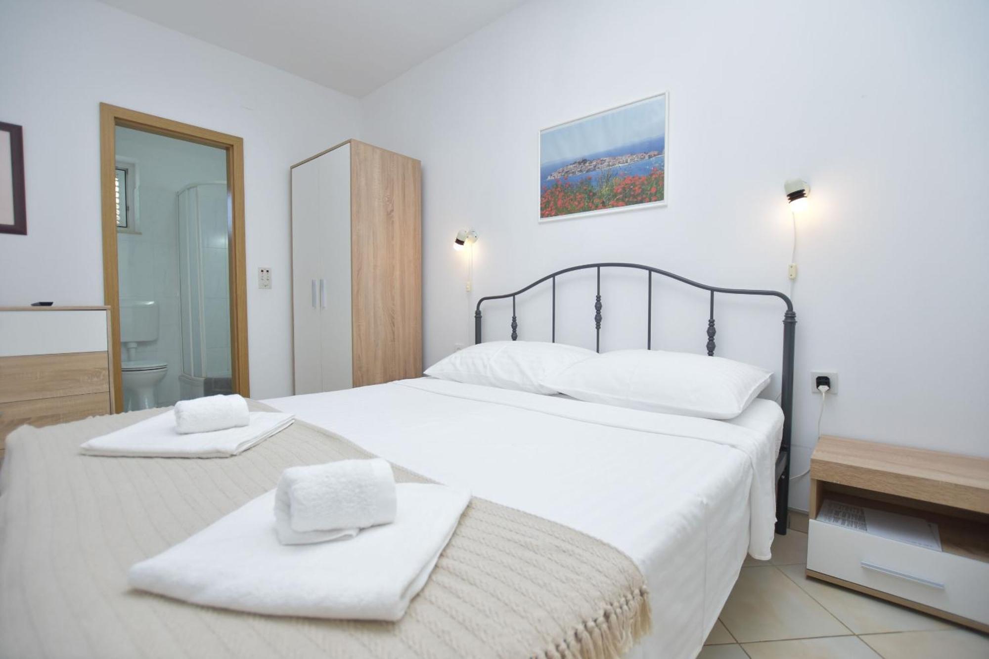 Apartments Eva Примоштен Номер фото