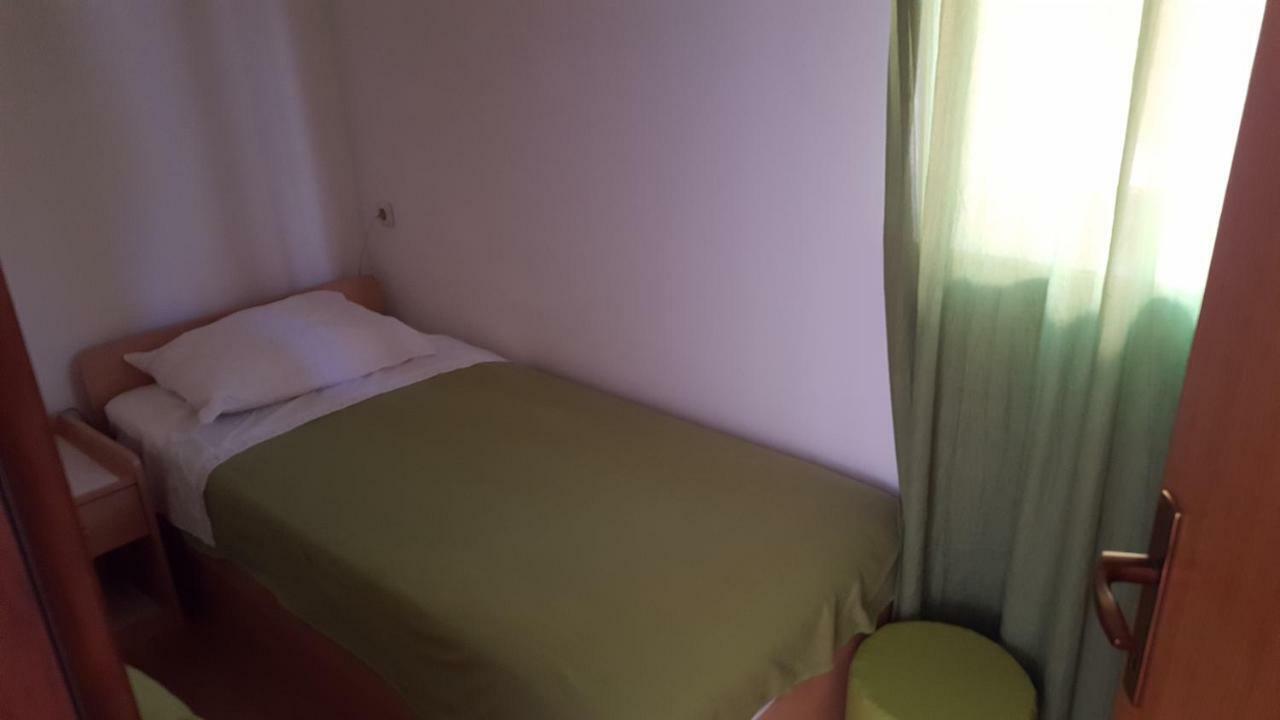 Apartments Eva Примоштен Экстерьер фото