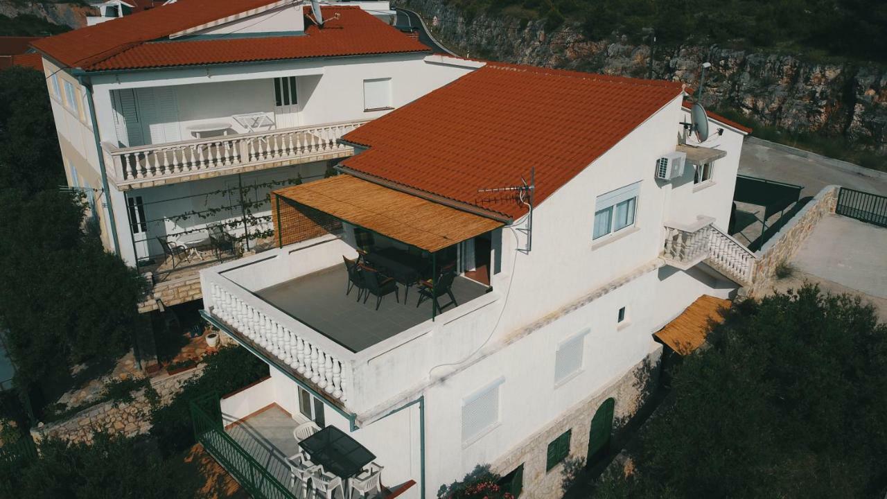 Apartments Eva Примоштен Экстерьер фото