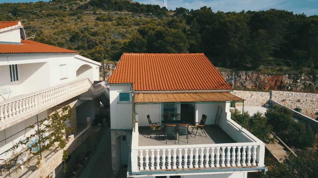 Apartments Eva Примоштен Экстерьер фото